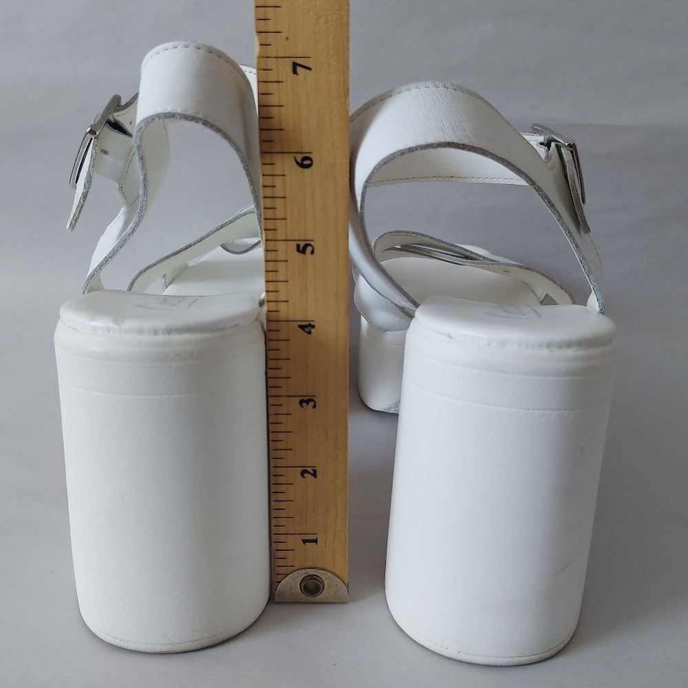 L'intervalle Platform Sandals Size 40 EU White Leather Strappy Comfort Buckle - Picture 8 of 11